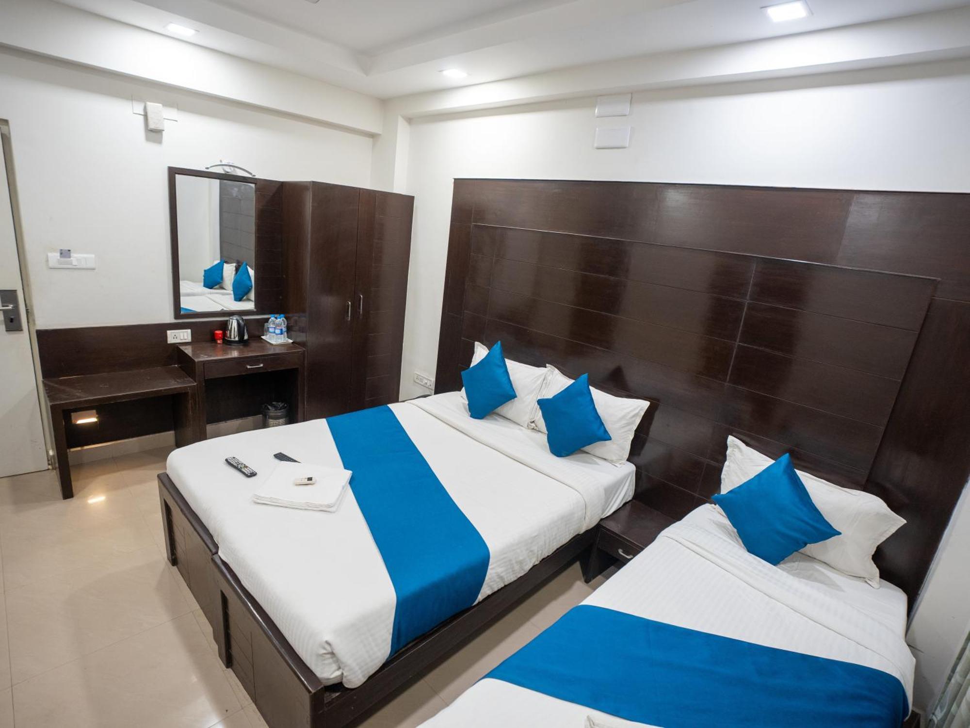 Orion Residency Hotel Csennai Kültér fotó