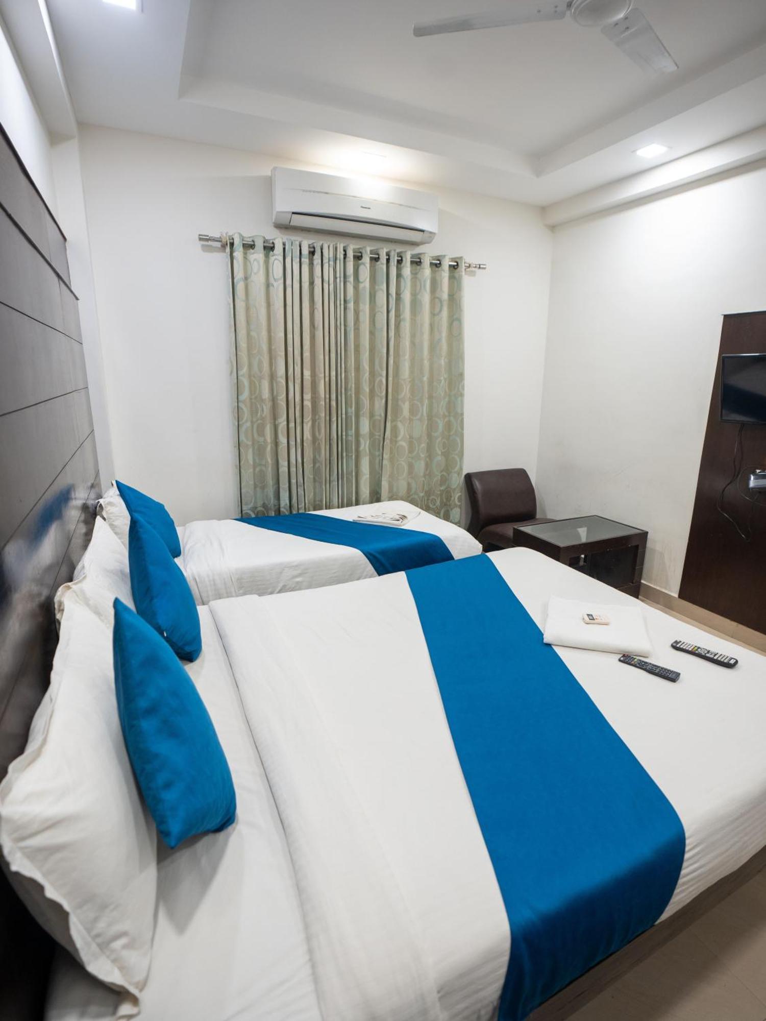 Orion Residency Hotel Csennai Kültér fotó