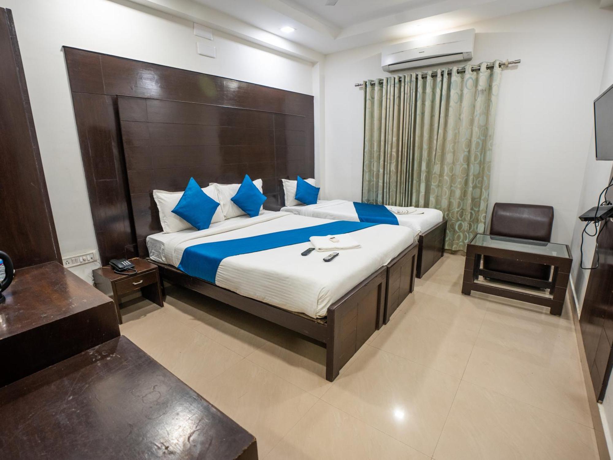Orion Residency Hotel Csennai Kültér fotó