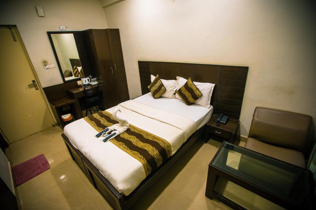 Orion Residency Hotel Csennai Kültér fotó