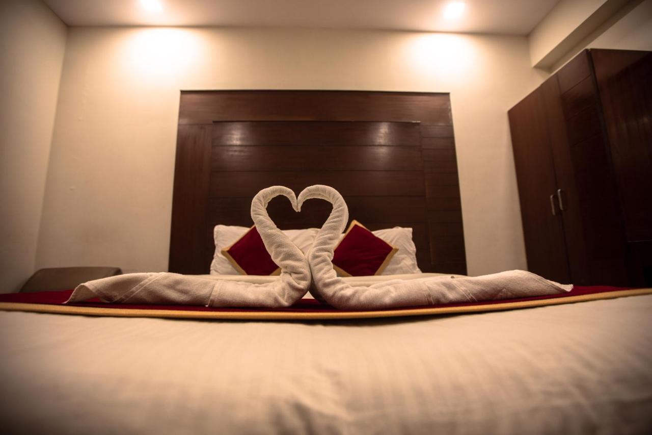 Orion Residency Hotel Csennai Kültér fotó