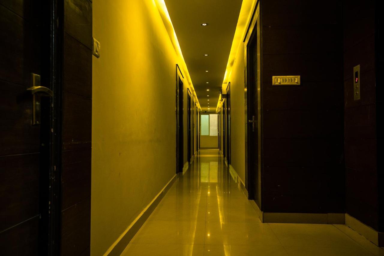 Orion Residency Hotel Csennai Kültér fotó